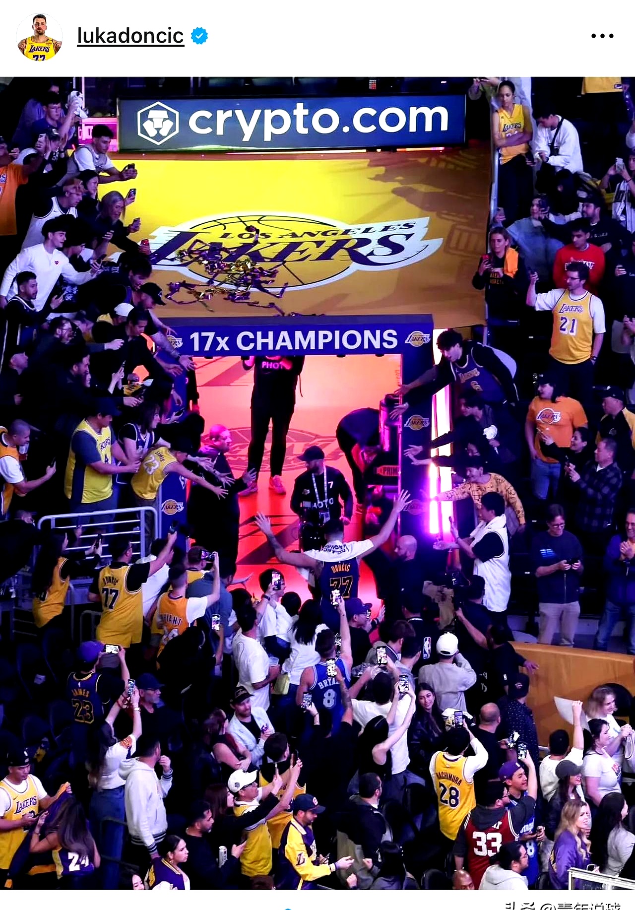 预测-夺冠首场状态出色，TES观众沸腾！，东契奇重返赛场再创辉煌时刻-预测