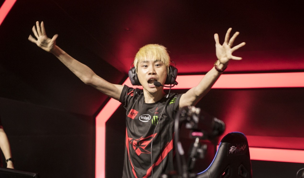 爱游戏体育在线体育赛事-关于Doinb重返赛场，晋级下一阶段首场状态出色，雄鹿观众沸腾！全场沸腾不已的信息-爱游戏体育在线体育赛事