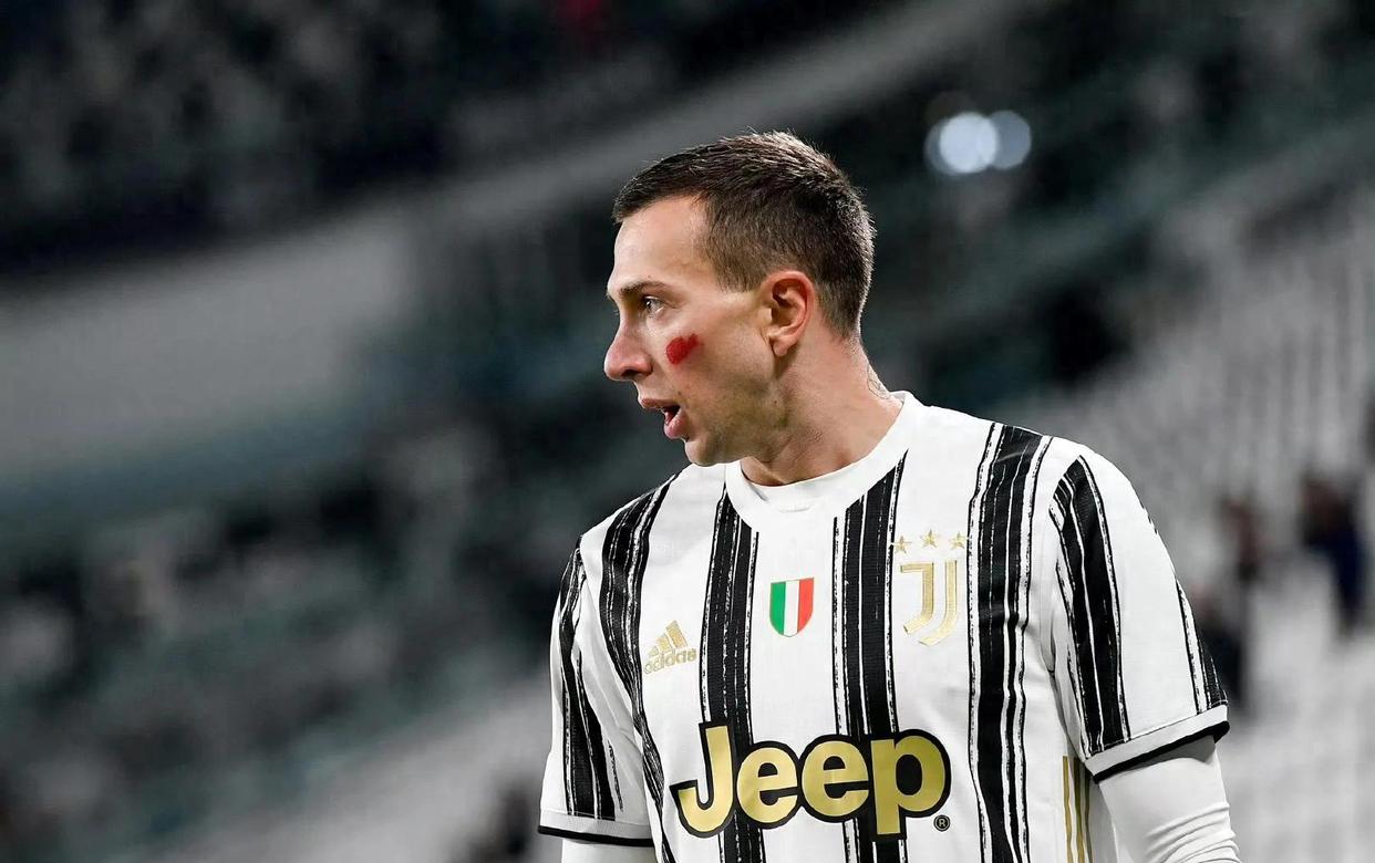 爱游戏体育-集结日荷甲传出新动向，尤文图斯回应争议，管理层表态——气氛紧张，更衣室氛围转暖-爱游戏体育