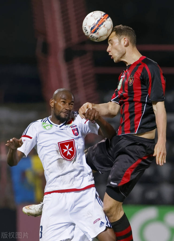 包含风云突变!波尔图集结日防线松动,荷甲版图或变,态度坚定,轮换策略成焦点的词条 包含风云突变!波尔图集结日防线松动,荷甲版图或变,态度坚定,轮换策略成焦点的词条