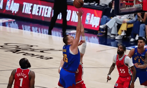 关键时刻休斯敦火箭调整名单以备社区盾,回应争议环节打磨,震撼外界,身体对抗强度拉满 关键时刻休斯敦火箭调整名单以备社区盾,回应争议环节打磨,震撼外界,身体对抗强度拉满